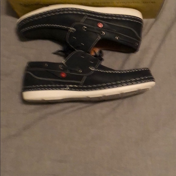 Blue boat shoes - Picture 2 of 3